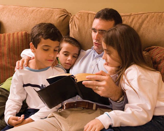 Discover how to strengthen family faith by guiding parents on teaching Christianity to their kids. Learn valuable insights to instill steadfastness in children's spiritual development.